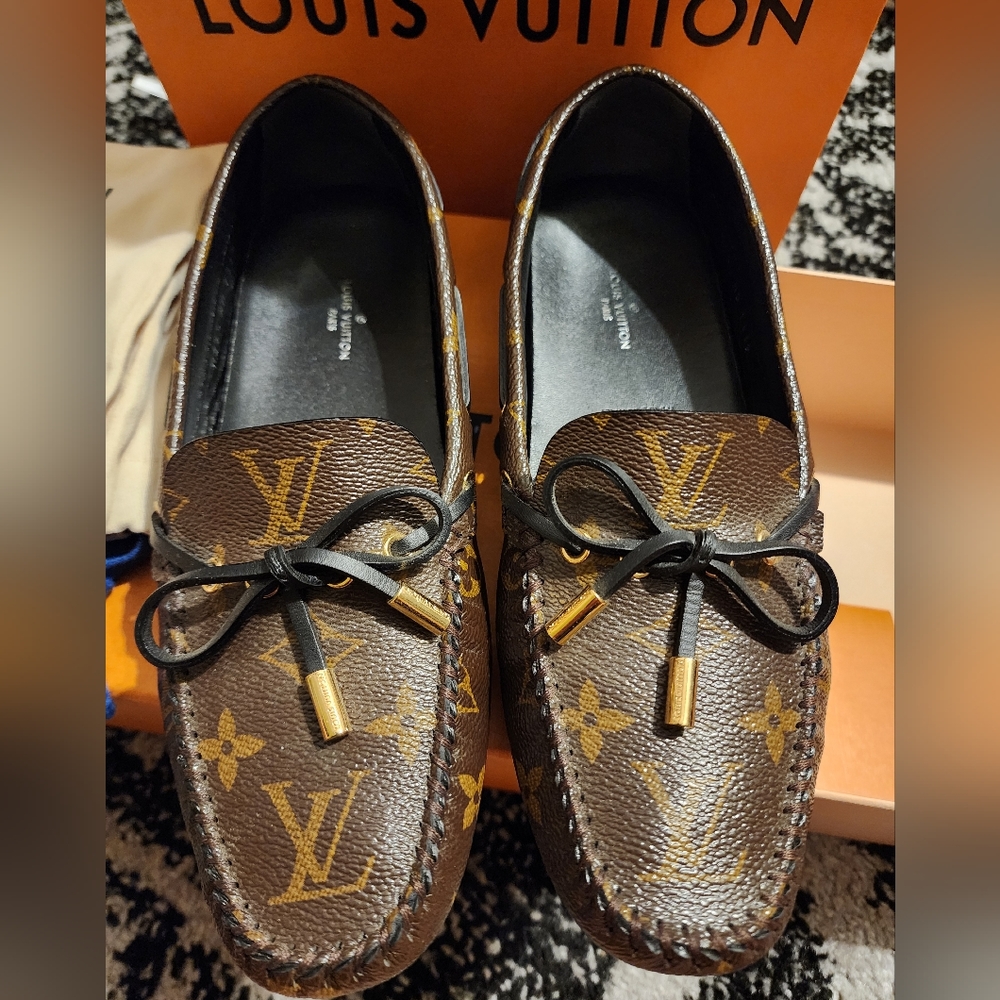 Louis Vuitton Gloria loafers
